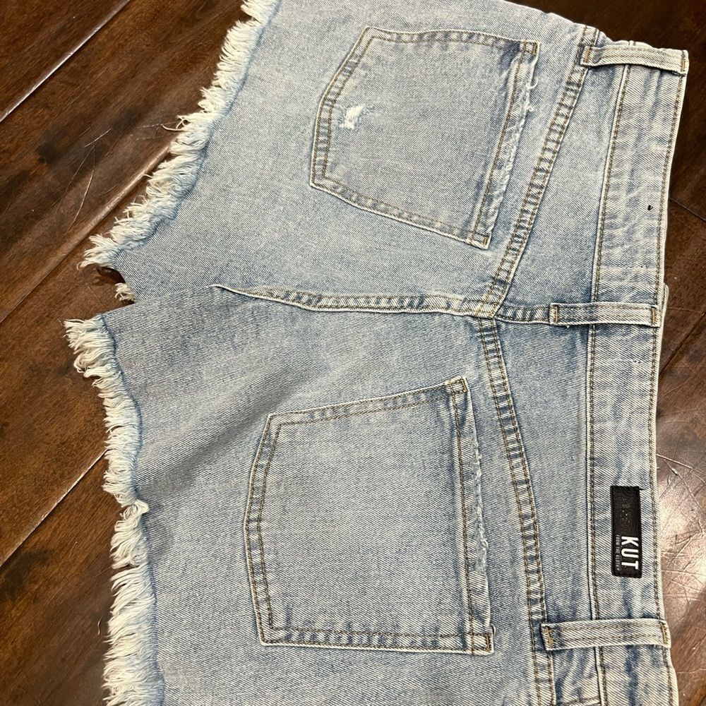 Kut from the kloth denim shorts size 10 - Picture 3 of 6